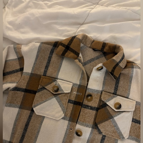 Plaid Shacket - Neutral Tones, Size small. - Picture 4 of 6